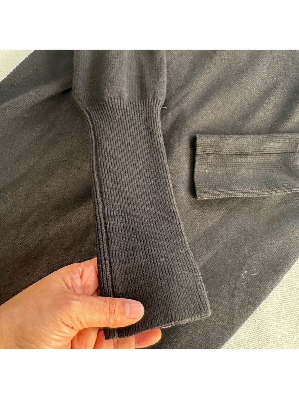 Aritzia Wilfred Cyprie LongSleeve Mockneck Sweater Merino Wool Slit with Fit S-M - Picture 9 of 12